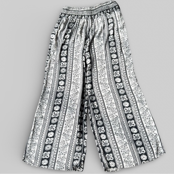 A&F Bohemian styled flare pants - Picture 2 of 11